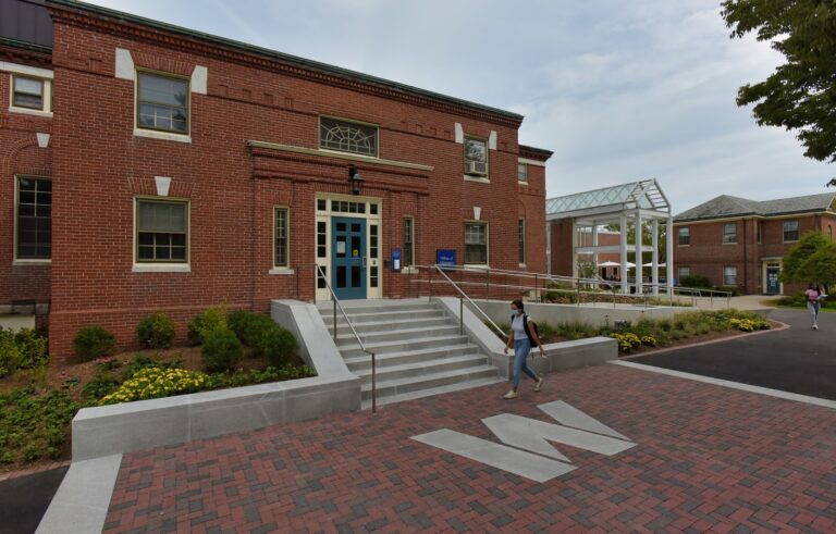 Wheaton College Admissions Office Adapts to the Spring 2021 Semester Restrictions